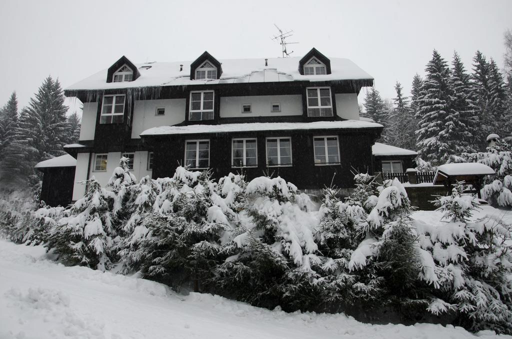 Hotel Konsel Říčky Εξωτερικό φωτογραφία