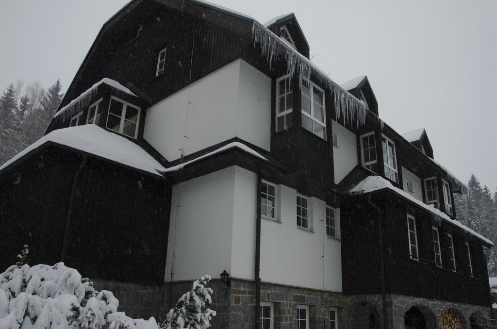 Hotel Konsel Říčky Εξωτερικό φωτογραφία